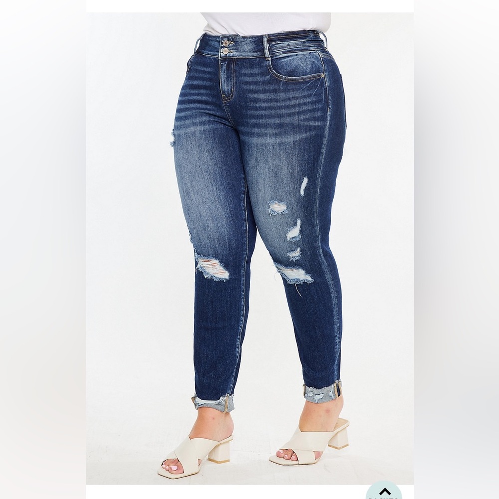 KanCan plus size 18w Distressed Blue Jeans for Women.